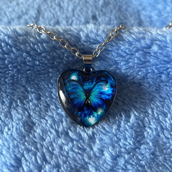 Heart Shaped Butterfly Necklace Pendant - Picture 6 of 7